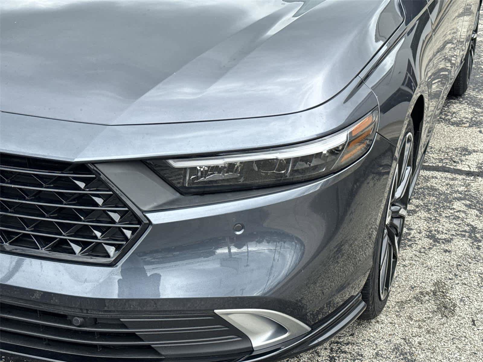 Used 2023 Honda Accord Touring image 9