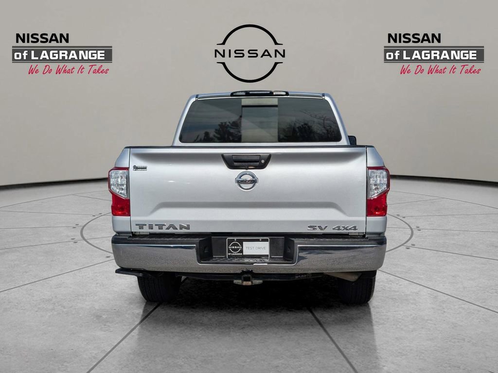Used 2019 Nissan Titan SV image 6