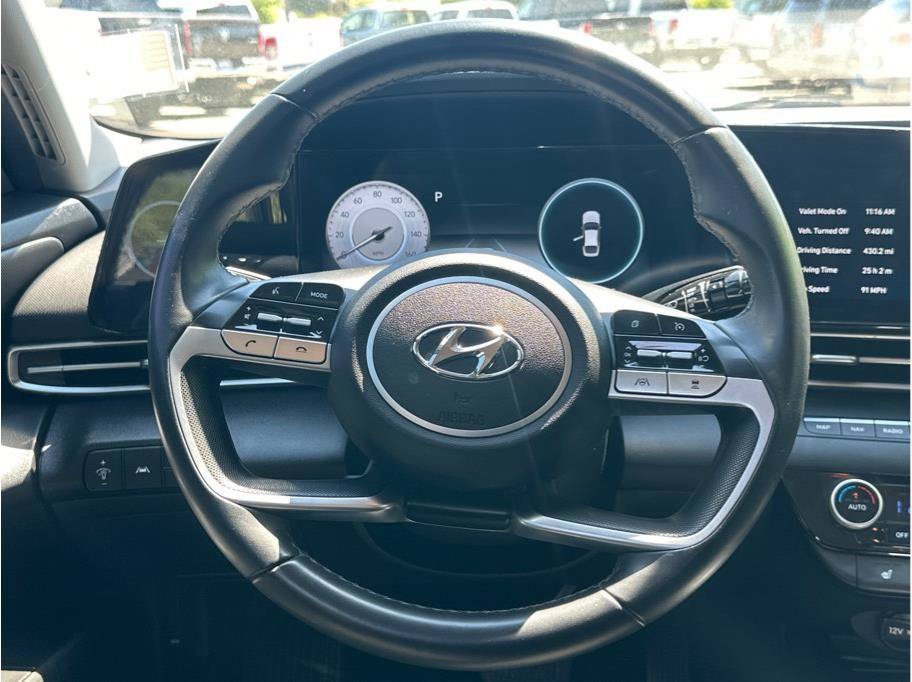Used 2023 Hyundai Elantra SEL w/ Convenience Package FWD image 16