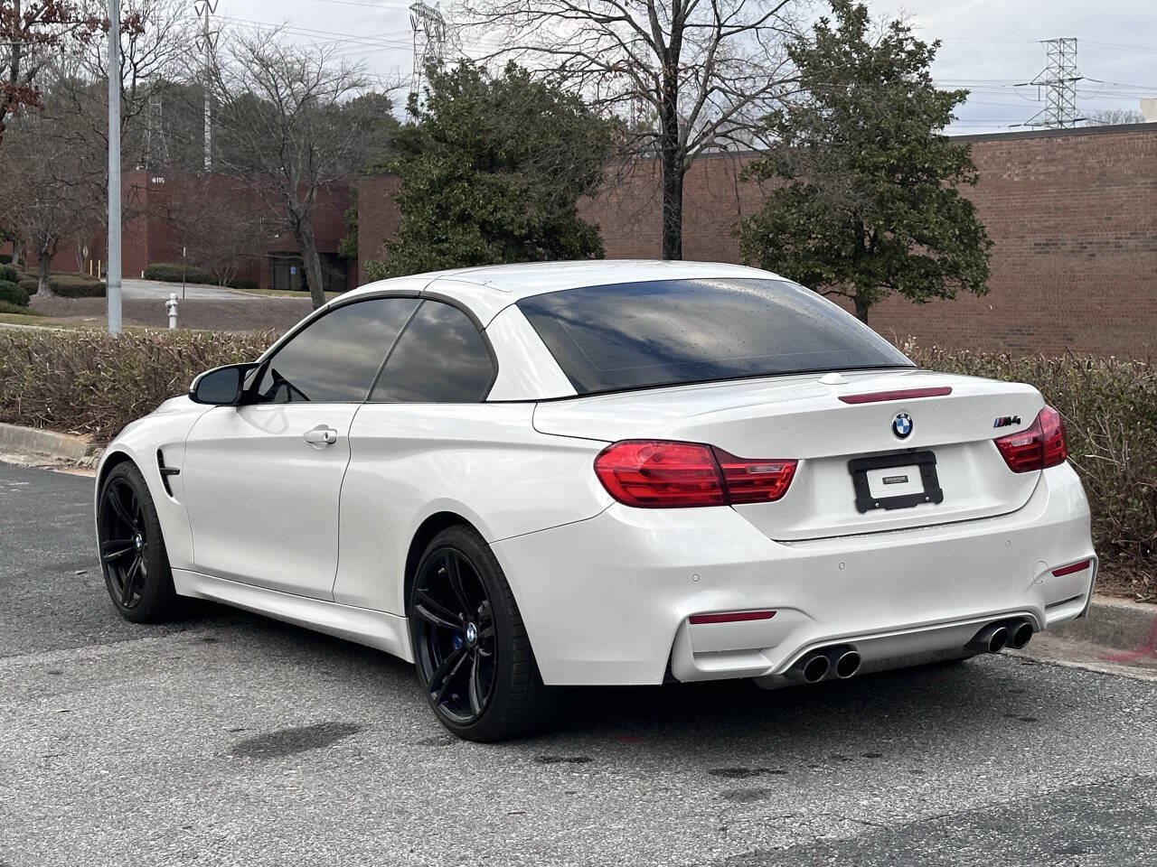 Used 2016 BMW M4 Convertible w/ Executive Package RWD image 7
