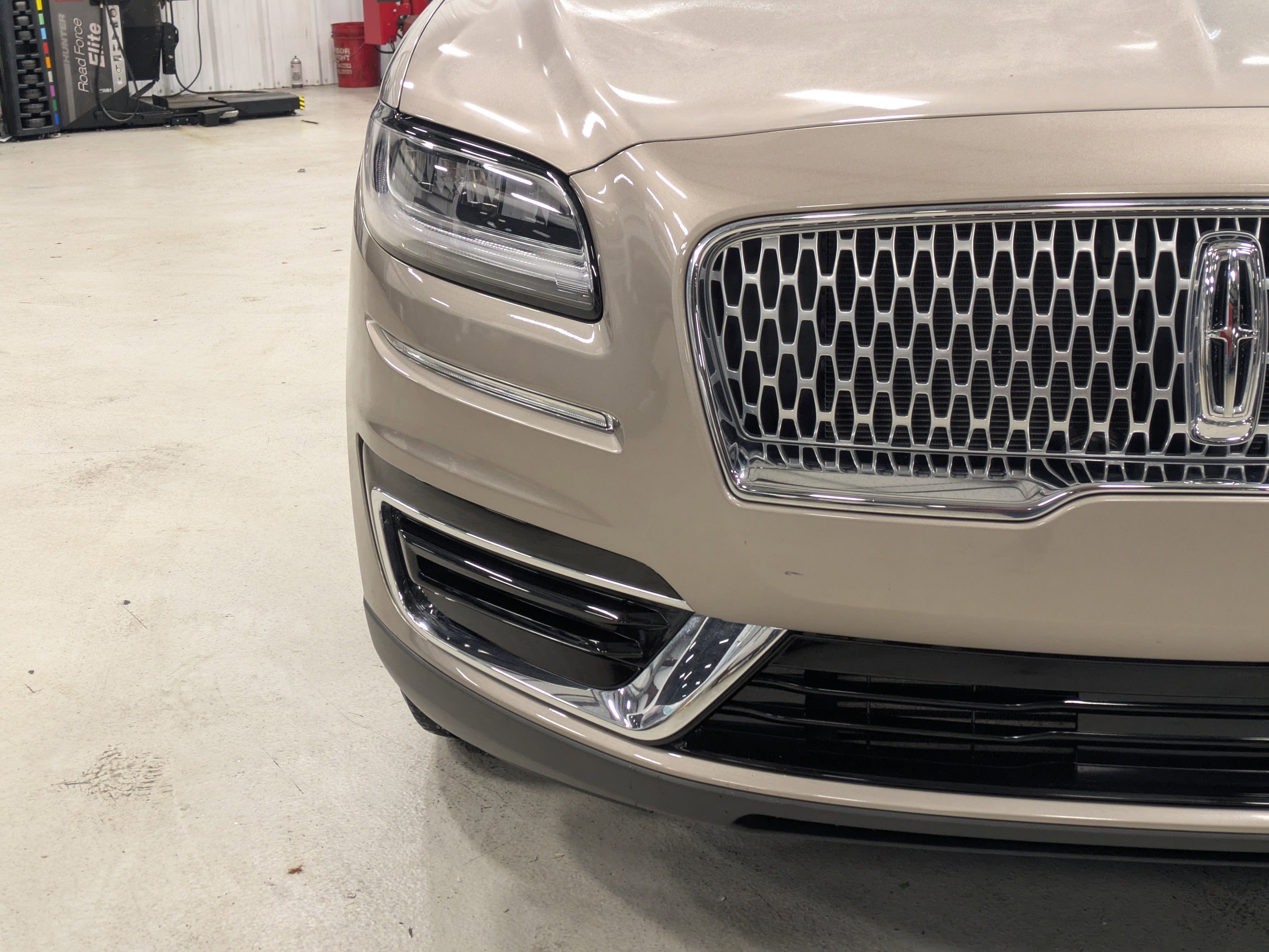 Used 2020 Lincoln Nautilus FWD w/ Equipment Group 101A image 9