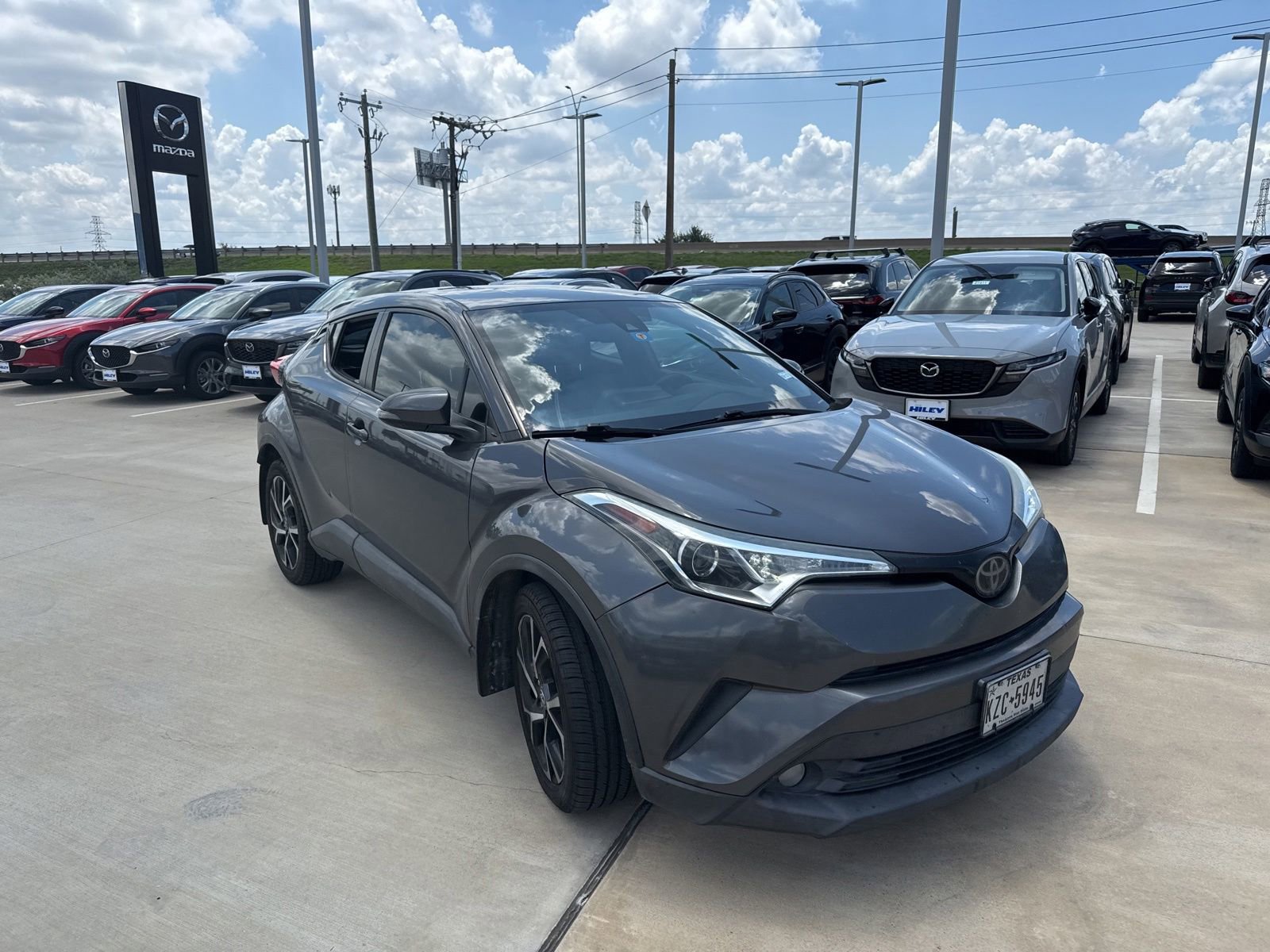 Used 2018 Toyota C-HR XLE FWD image 5