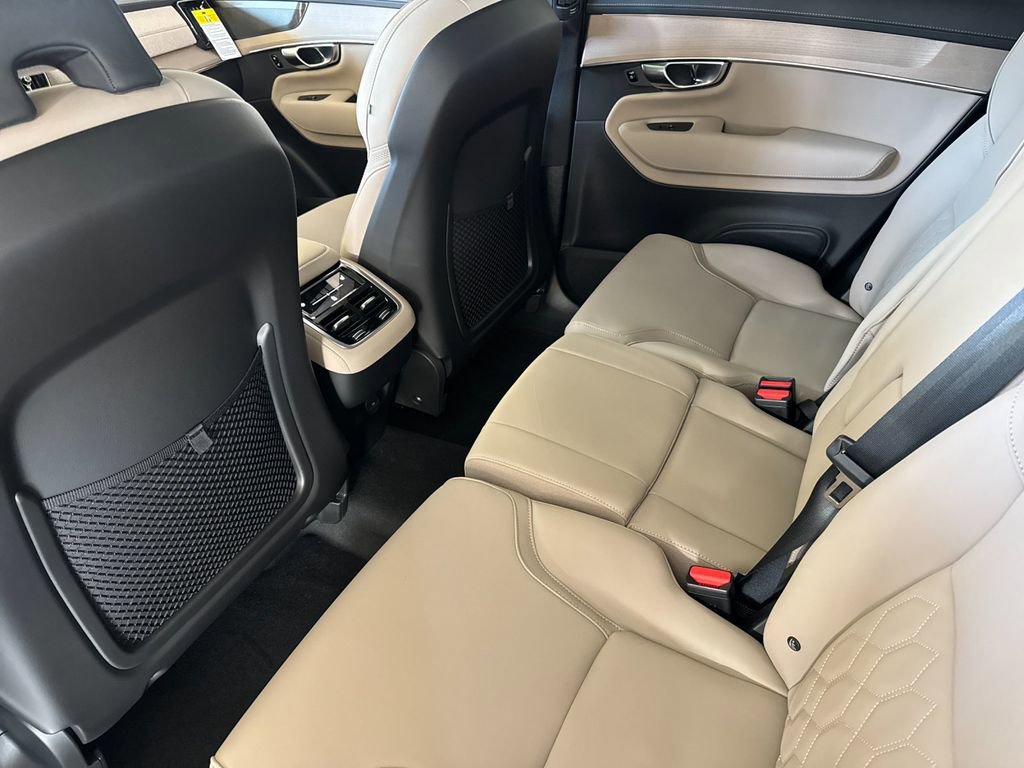 New 2026 Volvo XC90 B6 Plus w/ Protection Package Premier image 11