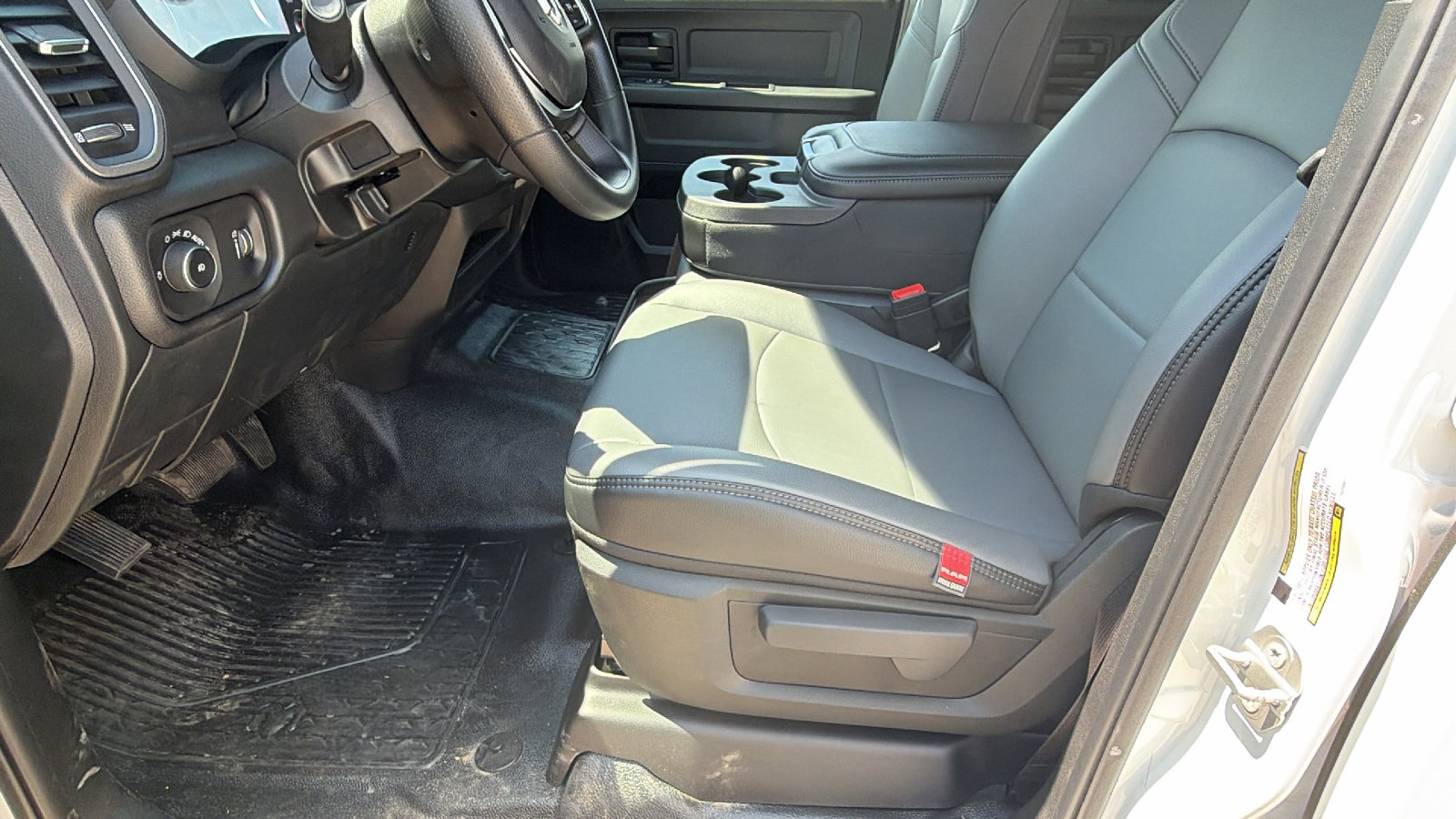 New 2026 RAM 4500 Tradesman w/ Chrome Appearance Group AWD/4WD image 17
