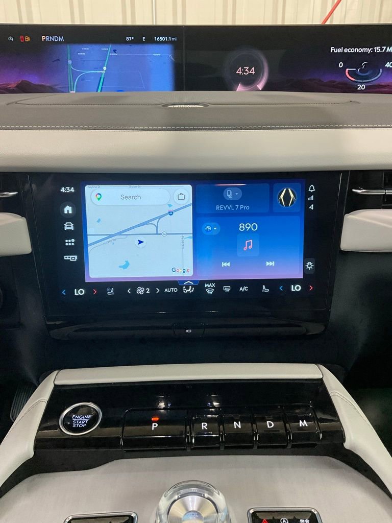 Used 2025 Lincoln Navigator Reserve image 19