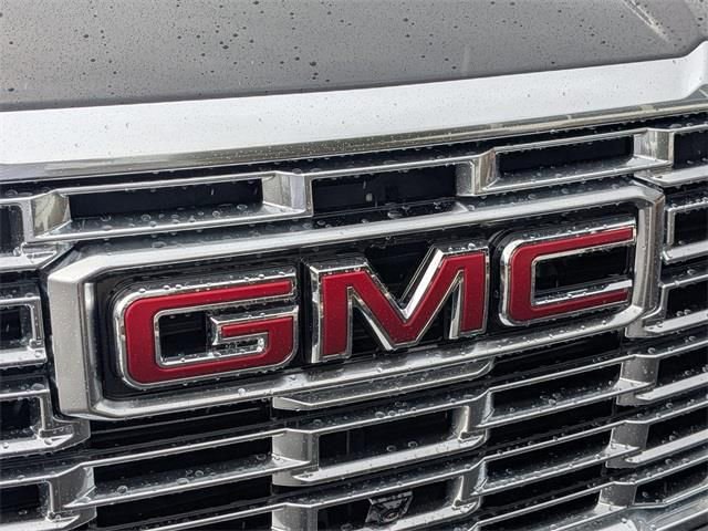 New 2026 GMC Yukon Denali w/ Denali Reserve Package image 13