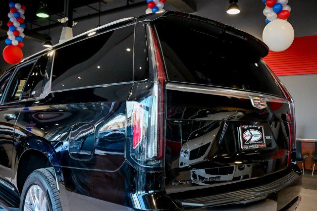 Used 2023 Cadillac Escalade ESV Premium Luxury image 12
