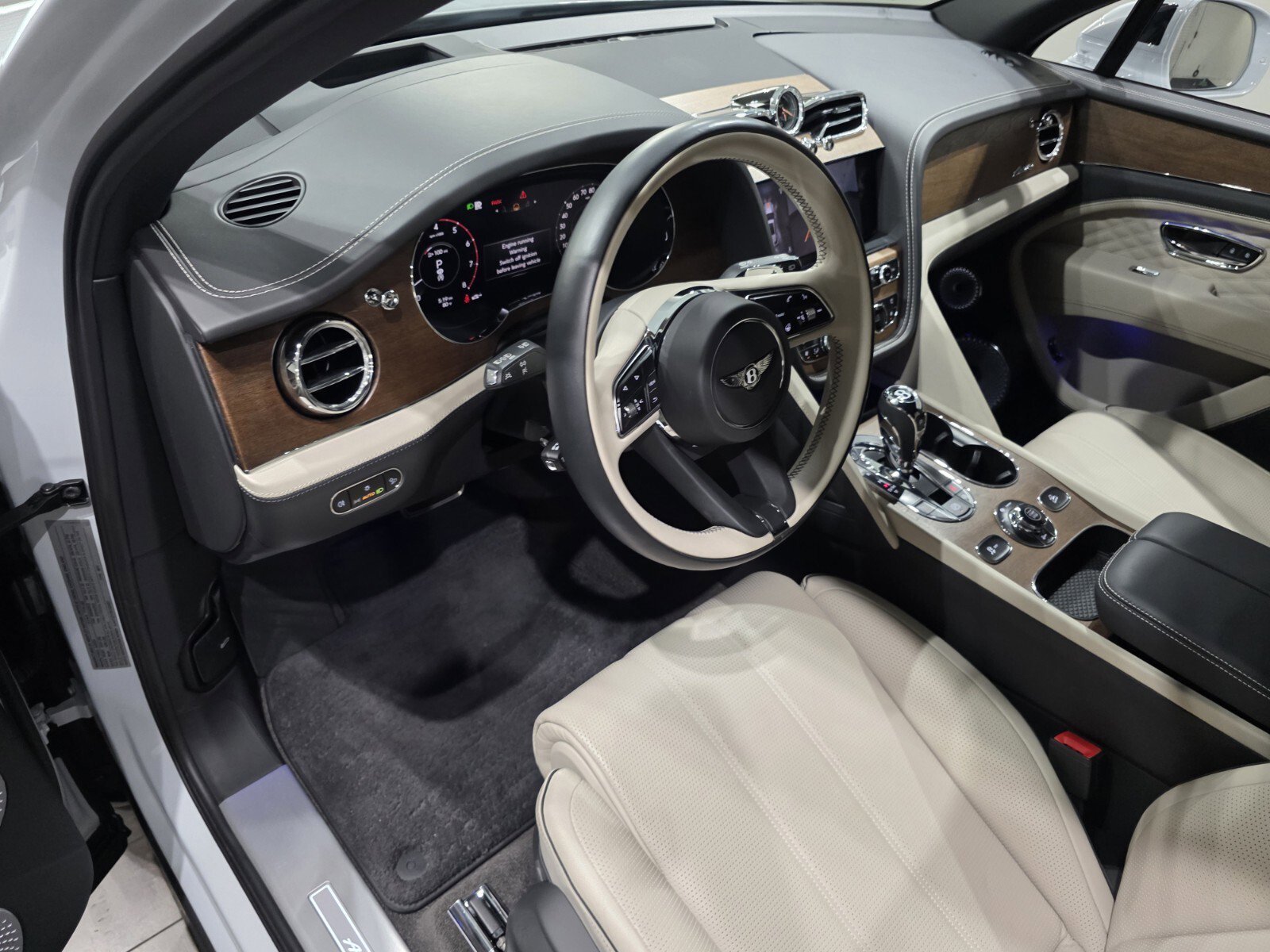 Used 2024 Bentley Bentayga Extended Wheelbase image 8