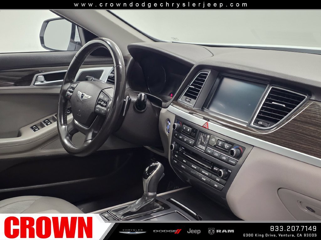 Used 2016 Hyundai Genesis 3.8 RWD image 12