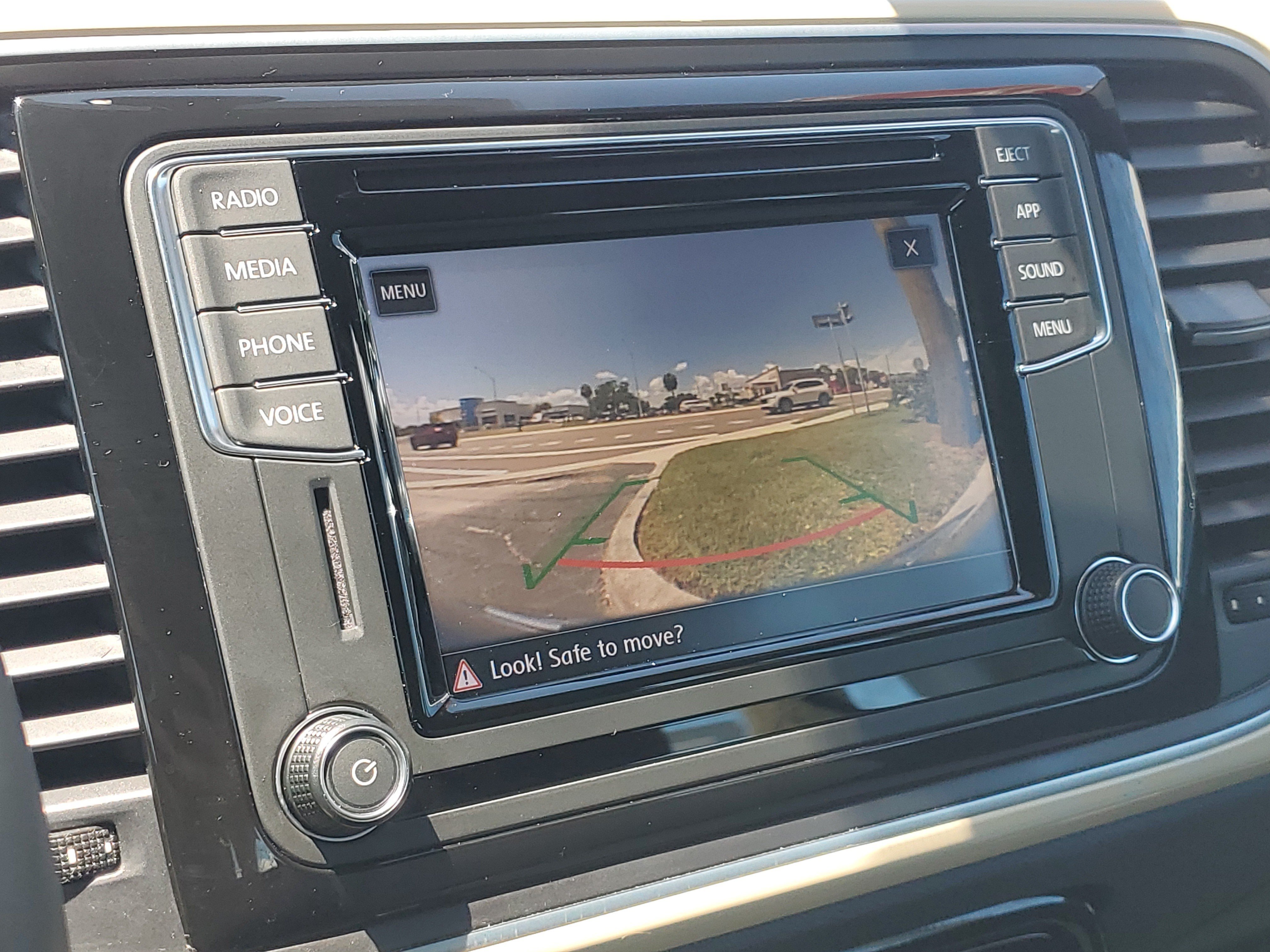 Used 2019 Volkswagen Beetle 2.0T SE FWD image 23