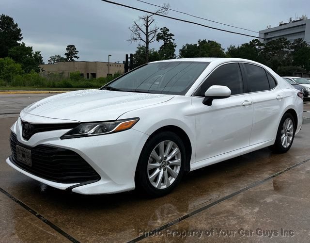 Used 2020 Toyota Camry LE FWD image 12