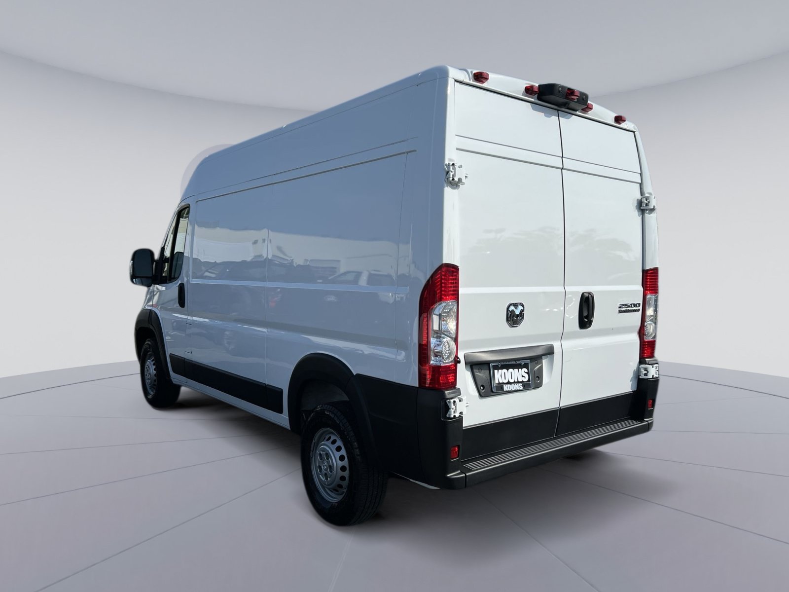Used 2024 RAM ProMaster 2500 w/ Convenience Group FWD image 14
