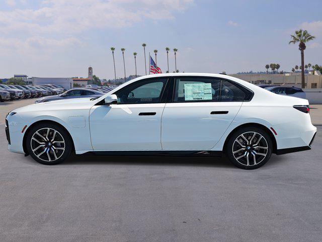 New 2026 BMW 750e xDrive image 8