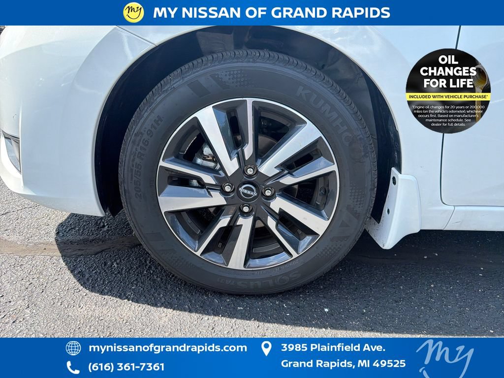 Used 2025 Nissan Versa SV w/ Trunk Package FWD image 31