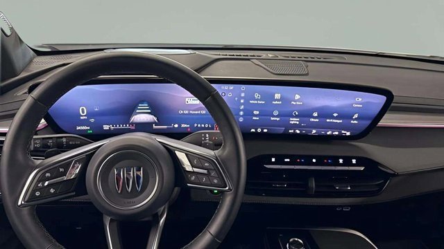 Used 2025 Buick Enclave Preferred image 34