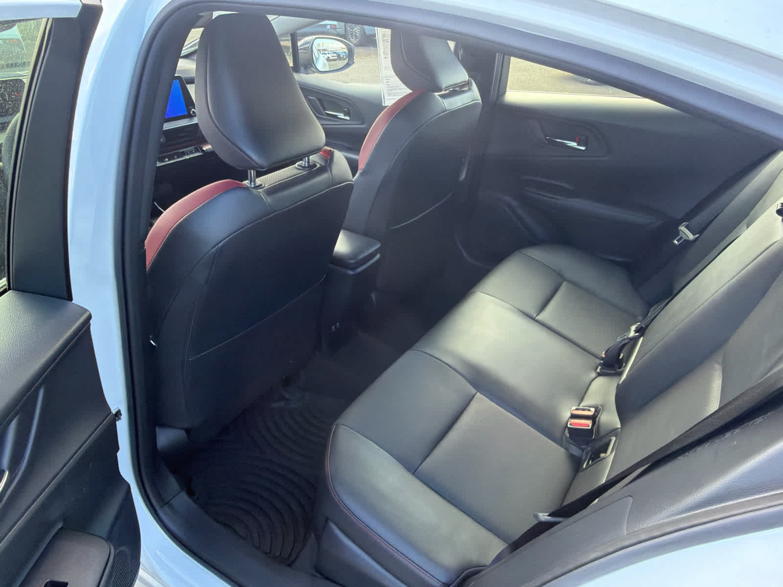 Used 2023 Toyota Prius Prime Premium FWD image 9