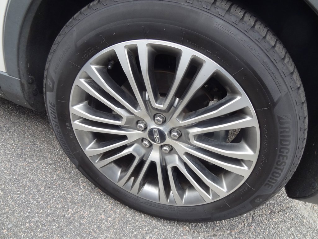 Used 2016 Lincoln MKX Reserve w/ Technology Package image 13