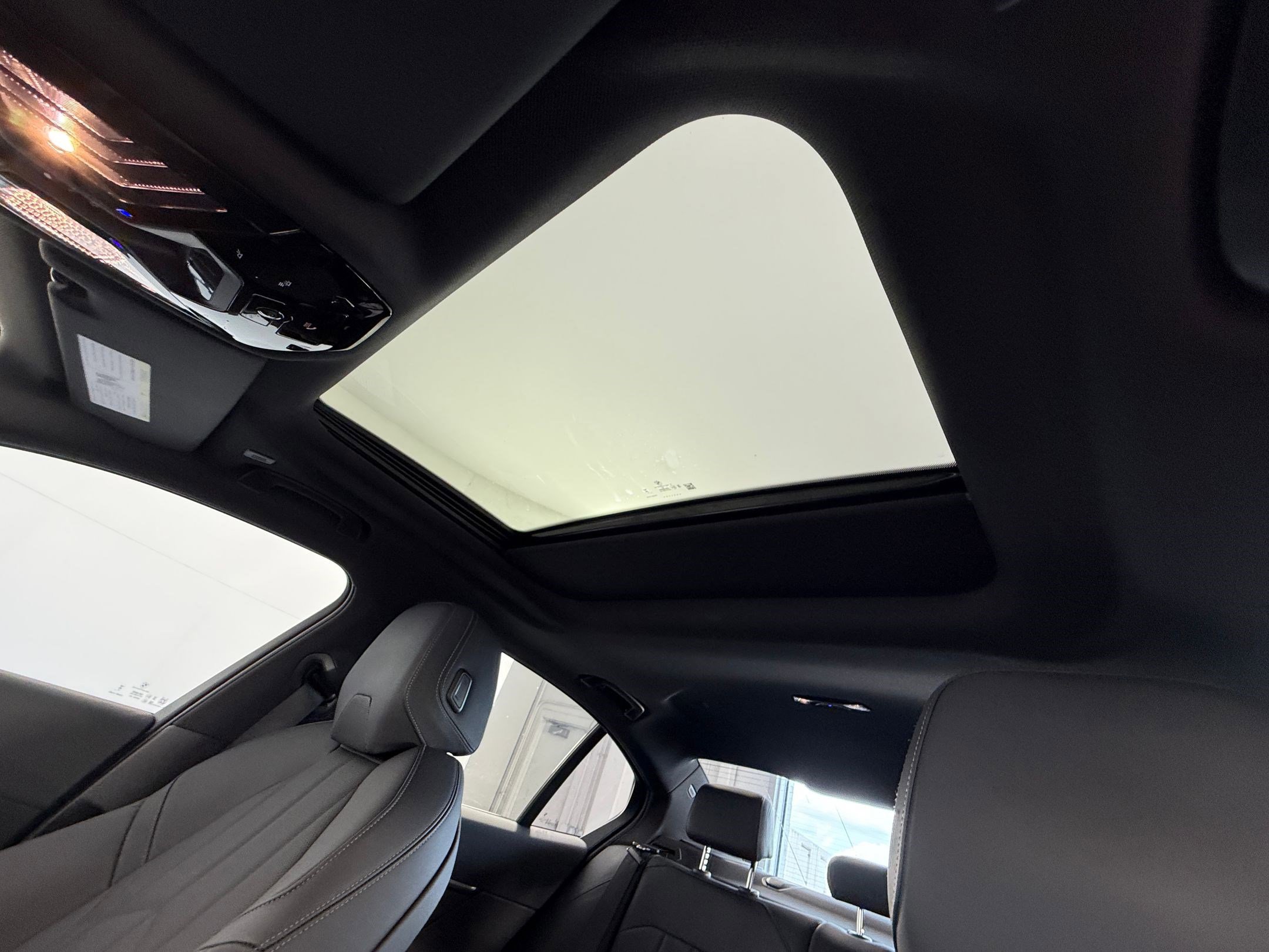 Used 2024 BMW i5 eDrive40i w/ M Sport Package RWD image 15