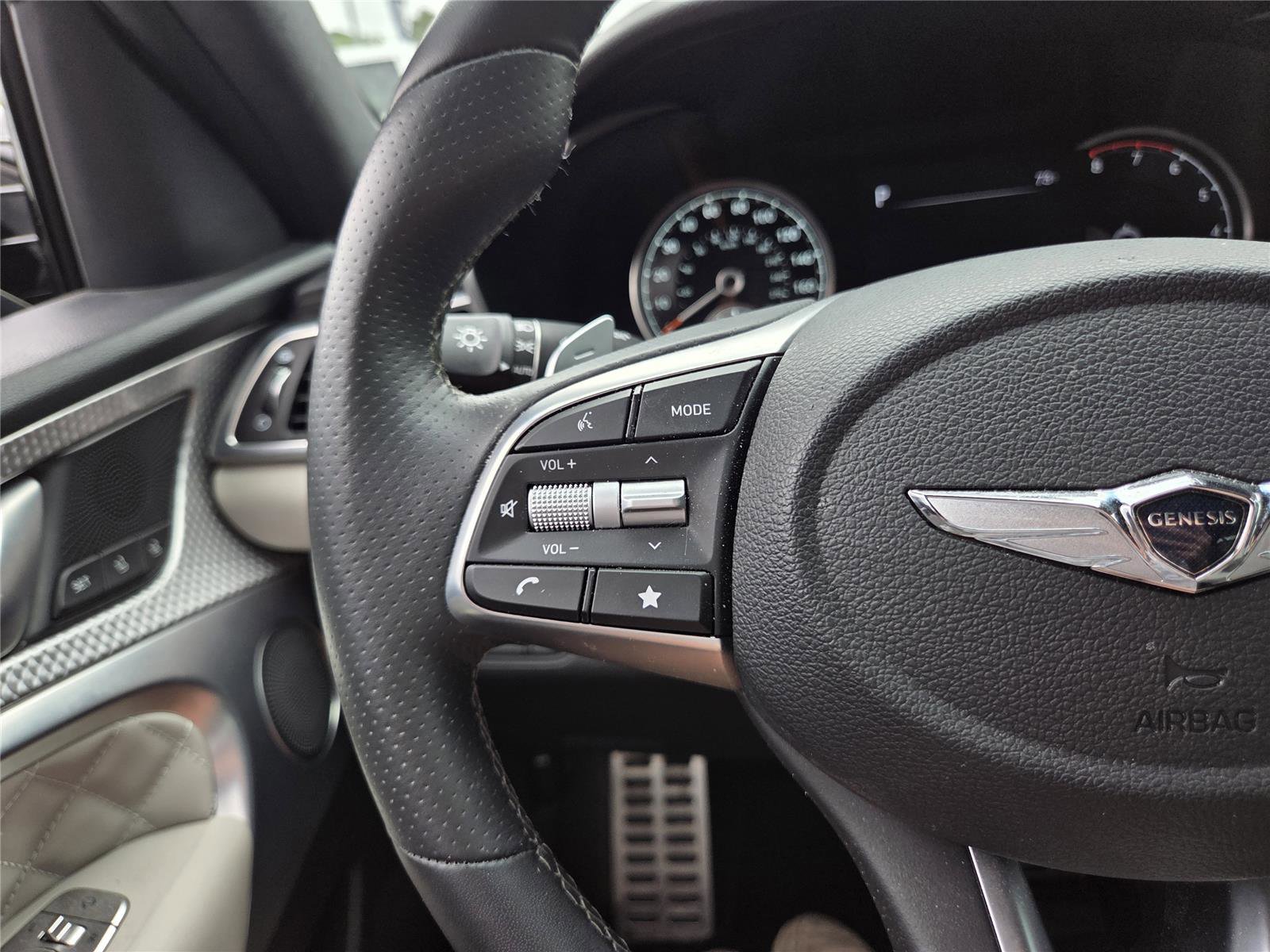 Used 2023 Genesis G70 3.3T w/ Sport Prestige Package image 27