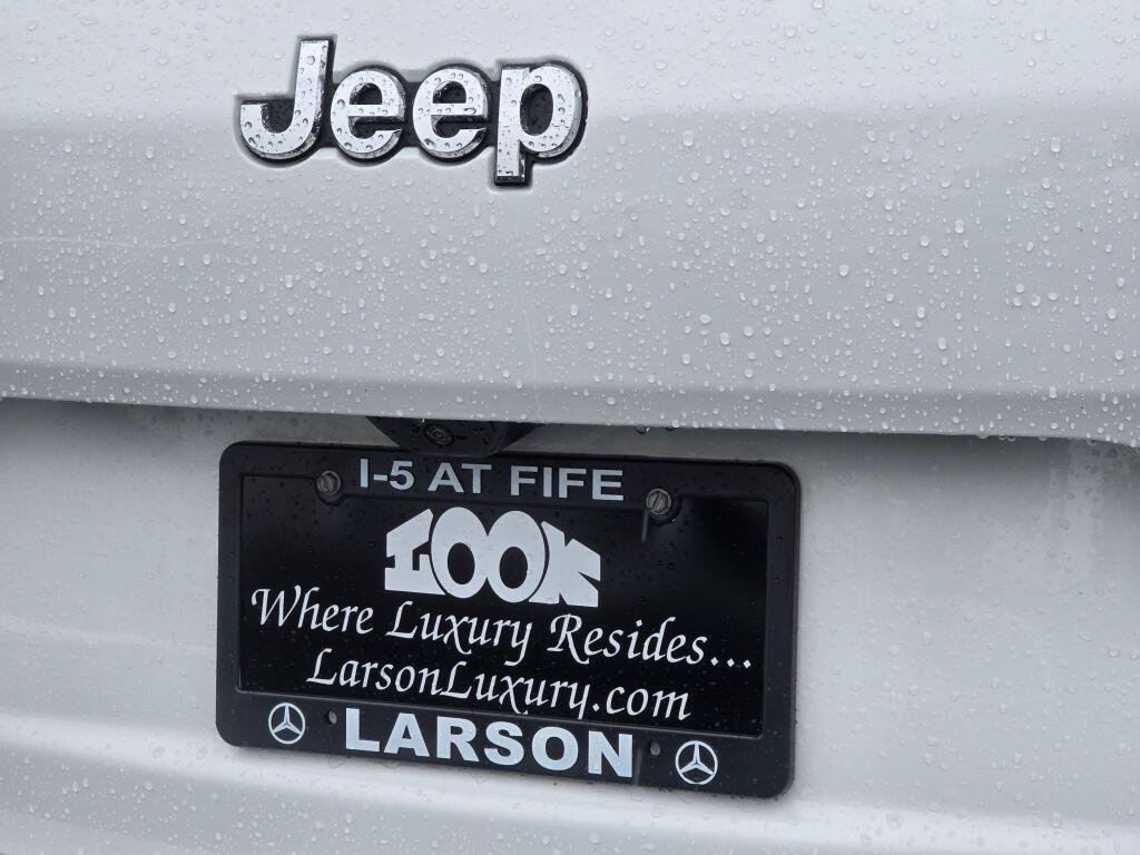 Used 2023 Jeep Grand Cherokee L Laredo w/ Luxury Tech Group I AWD/4WD image 36