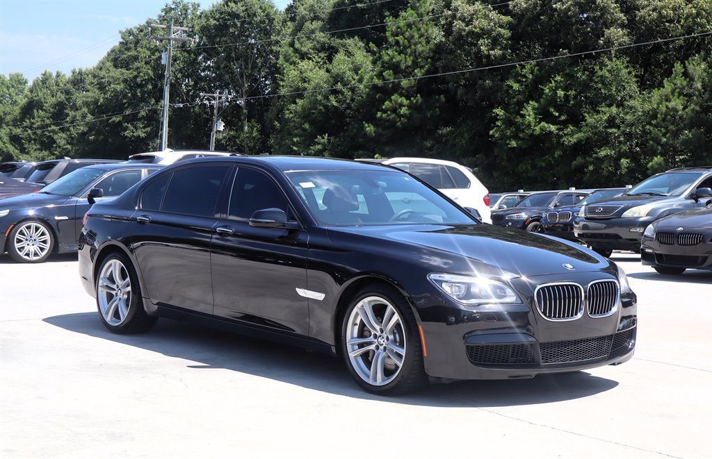 Used 2014 BMW 750Li xDrive AWD/4WD image 9