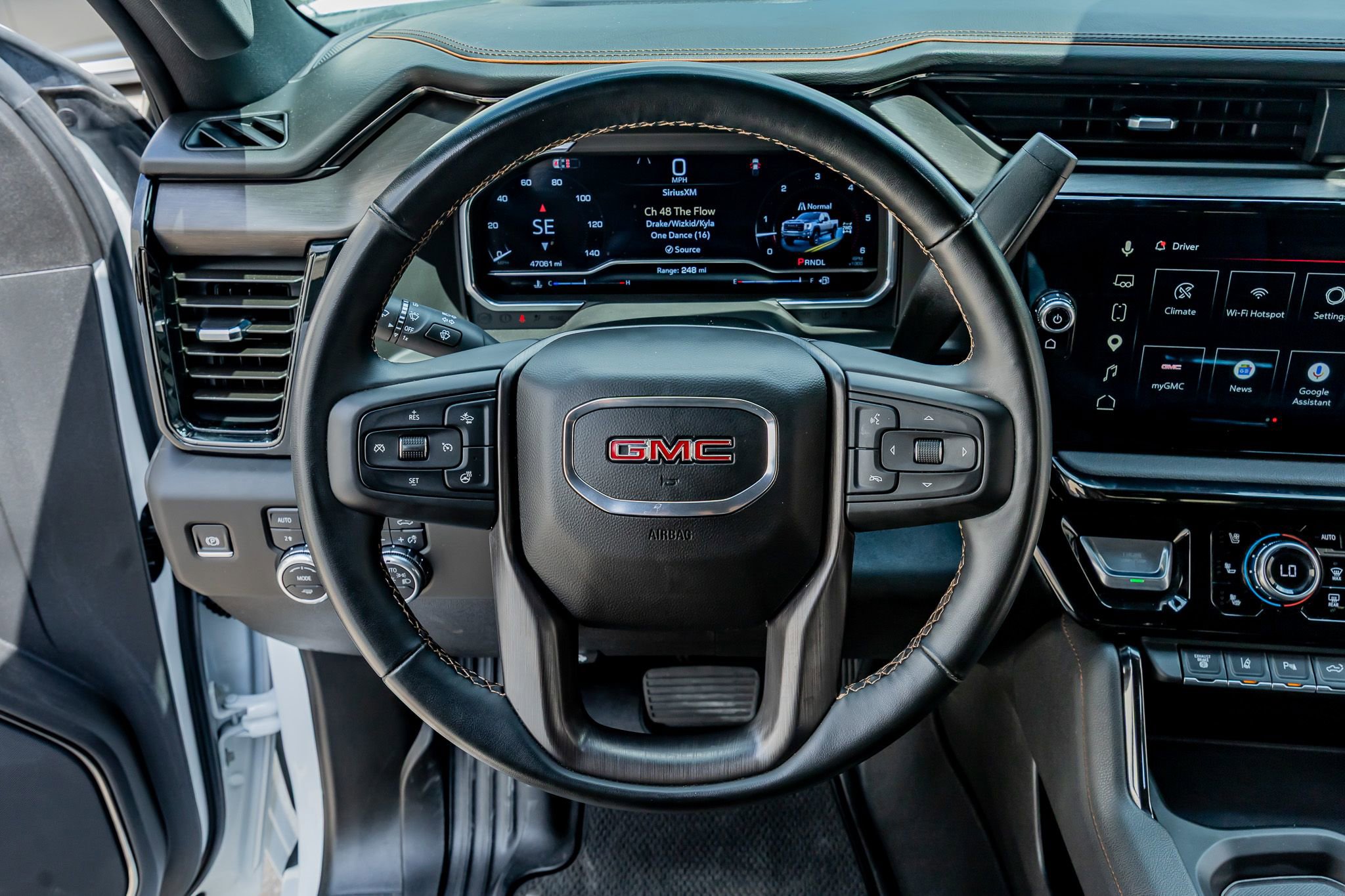 Used 2025 GMC Sierra 2500 AT4 w/ AT4 Premium Plus Package AWD/4WD image 19