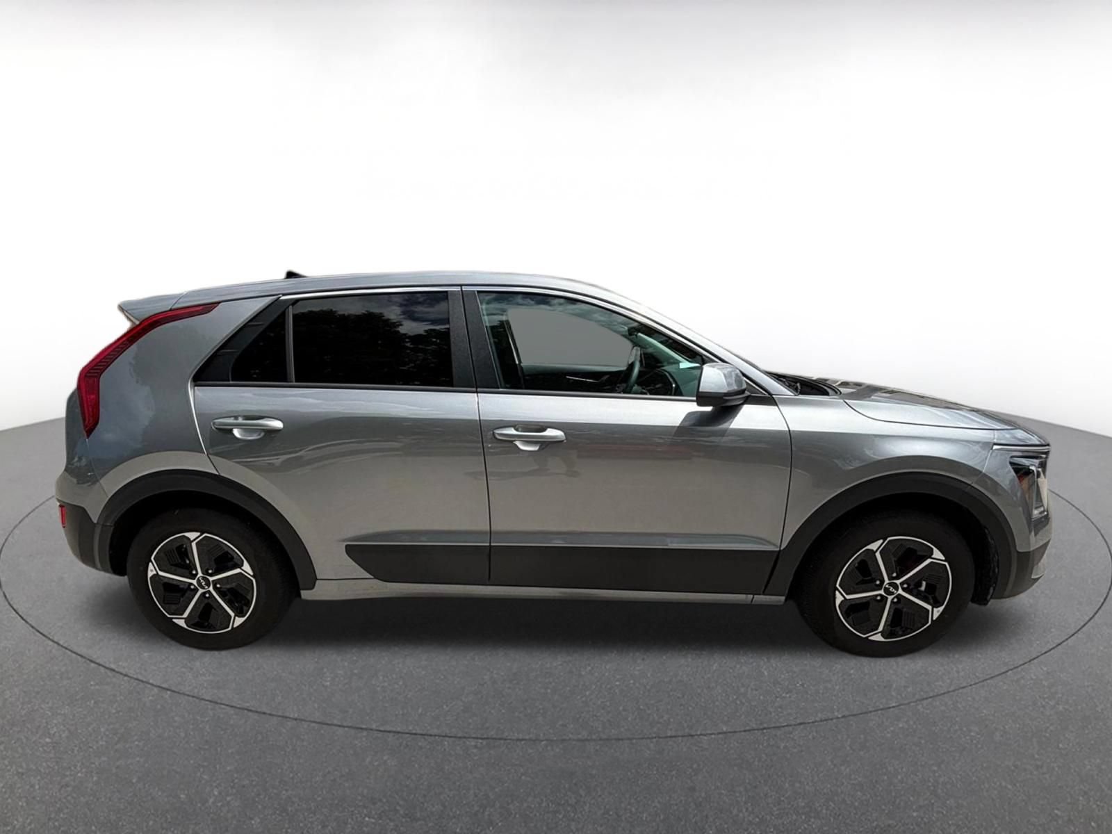Used 2026 Kia Niro LX FWD image 8