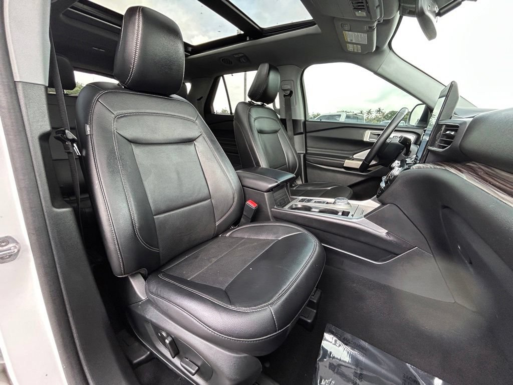 Used 2024 Ford Explorer Limited w/ Limited Technology Package RWD image 27