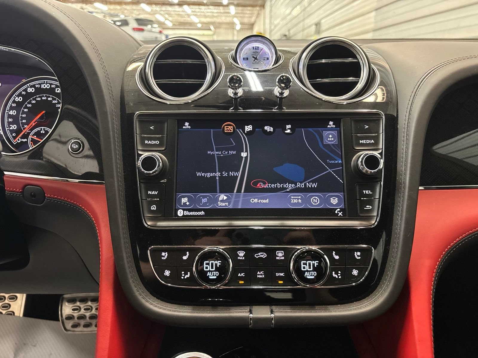Used 2020 Bentley Bentayga AWD/4WD image 20
