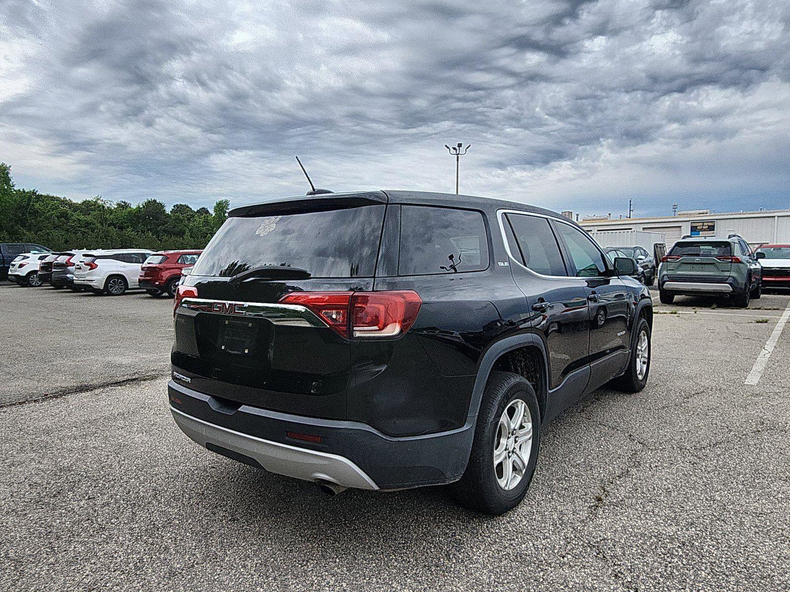 Used 2017 GMC Acadia SLE FWD image 5