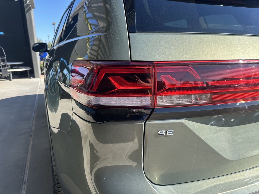 Used 2024 Volkswagen Atlas Peak Edition SE AWD/4WD image 13