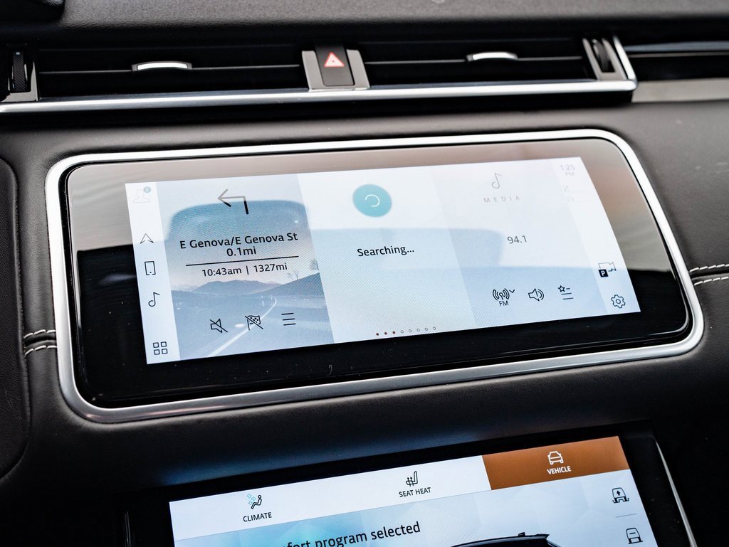 Used 2022 Land Rover Range Rover Velar R-Dynamic S image 33