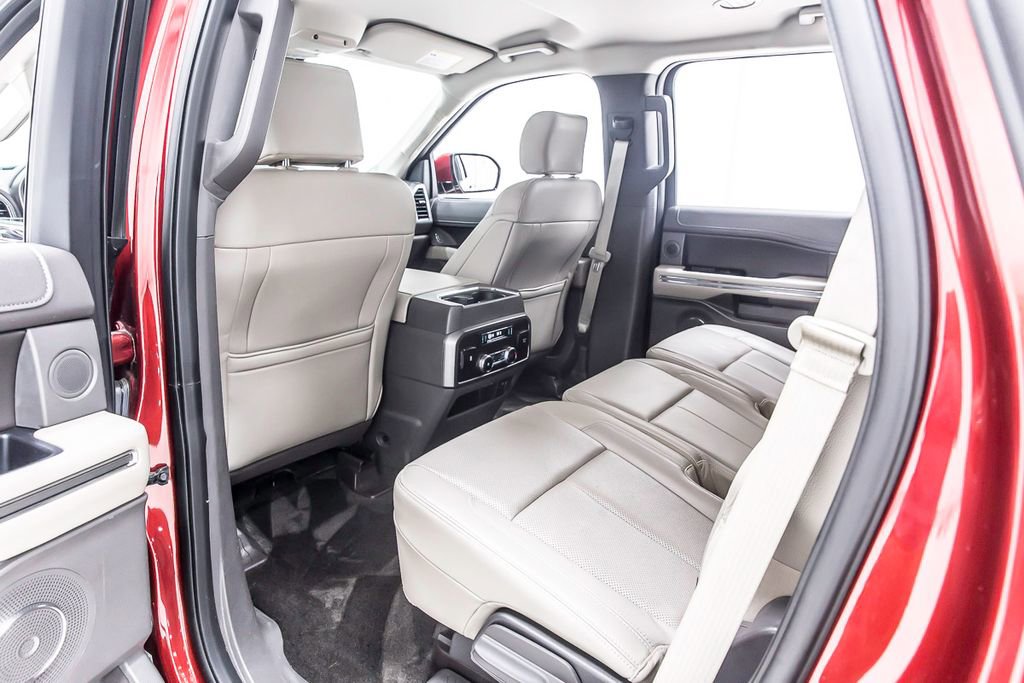 Used 2018 Ford Expedition XLT w/ Equipment Group 202A image 28