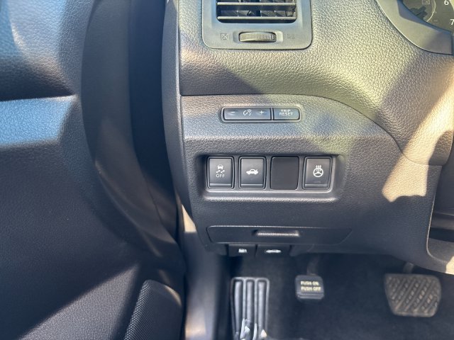 Used 2013 Nissan Altima 3.5 SL FWD image 30