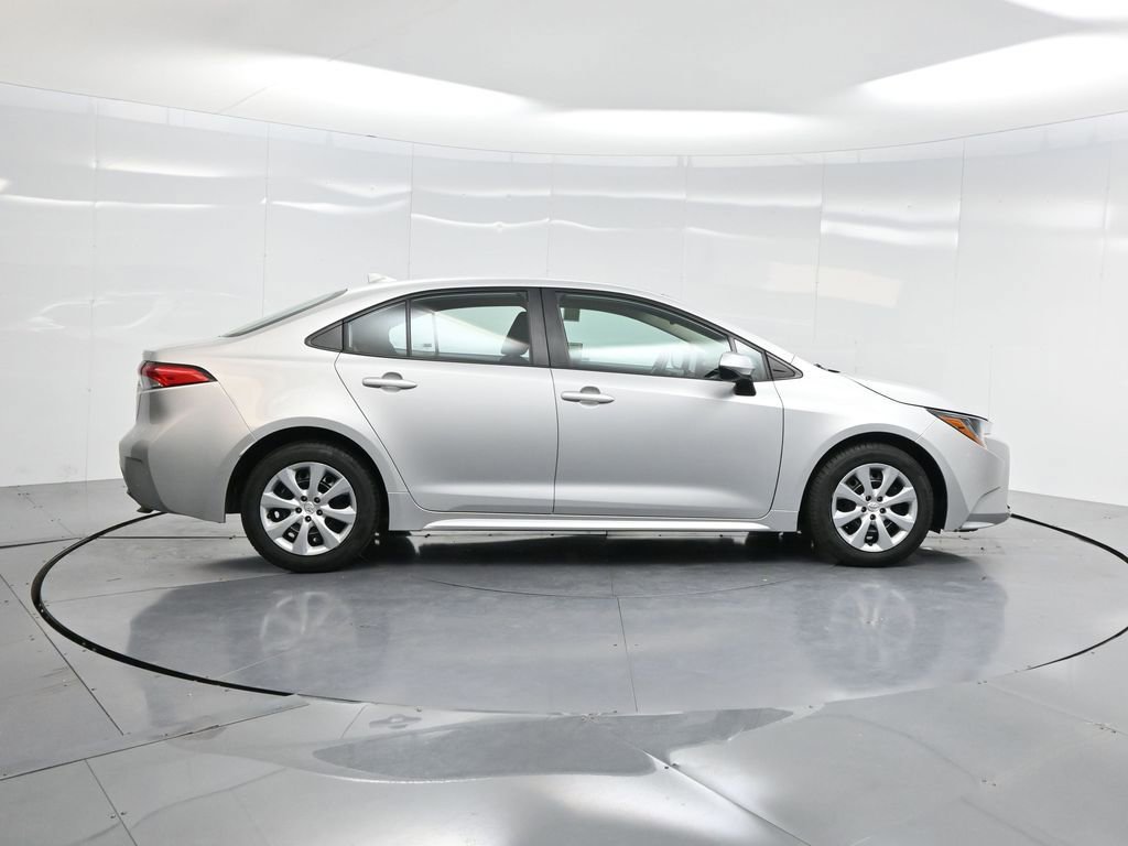 Used 2023 Toyota Corolla LE image 47