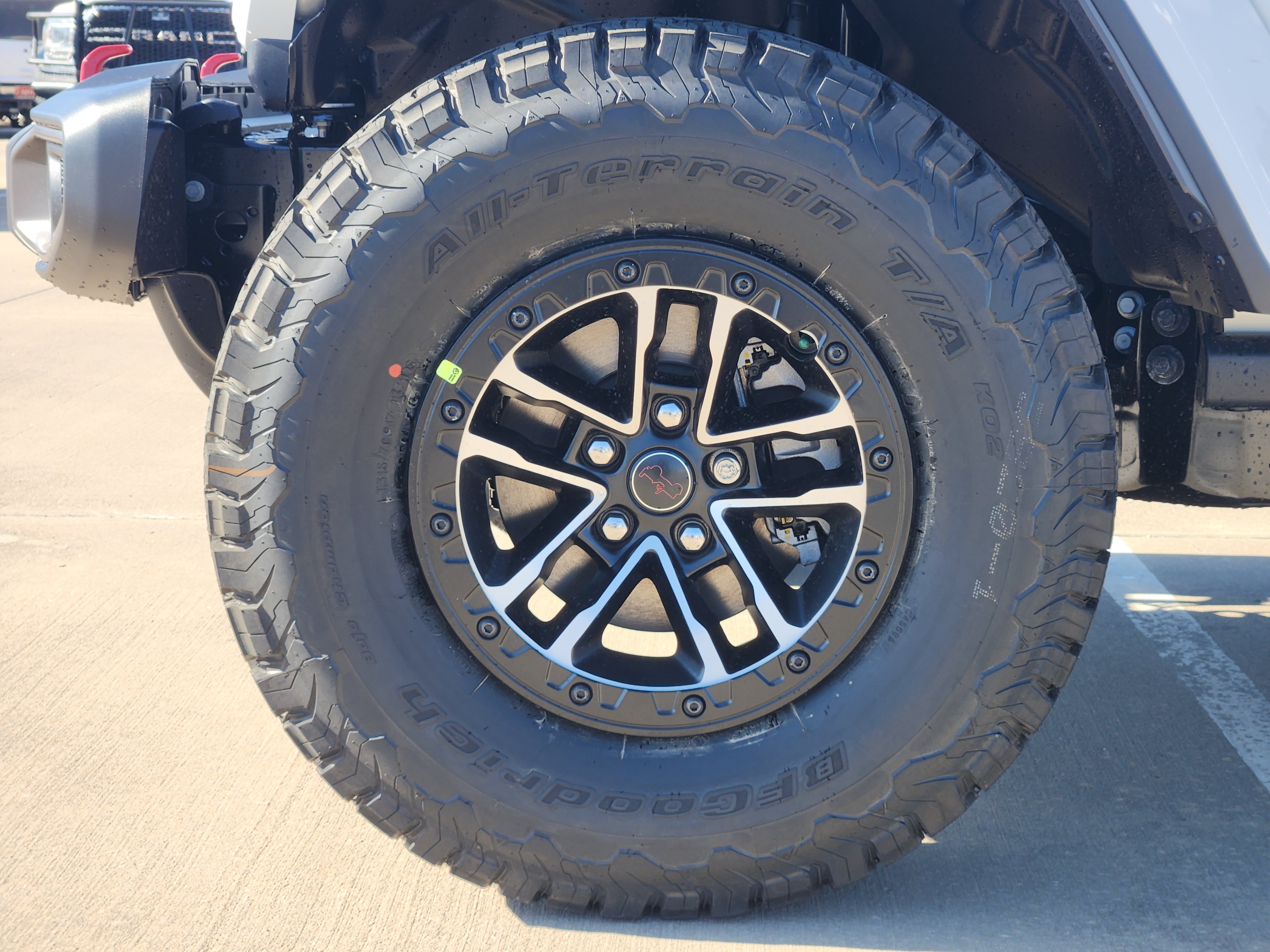 New 2026 Jeep Wrangler Unlimited Rubicon w/ Xtreme 35 Tire Package AWD/4WD image 9