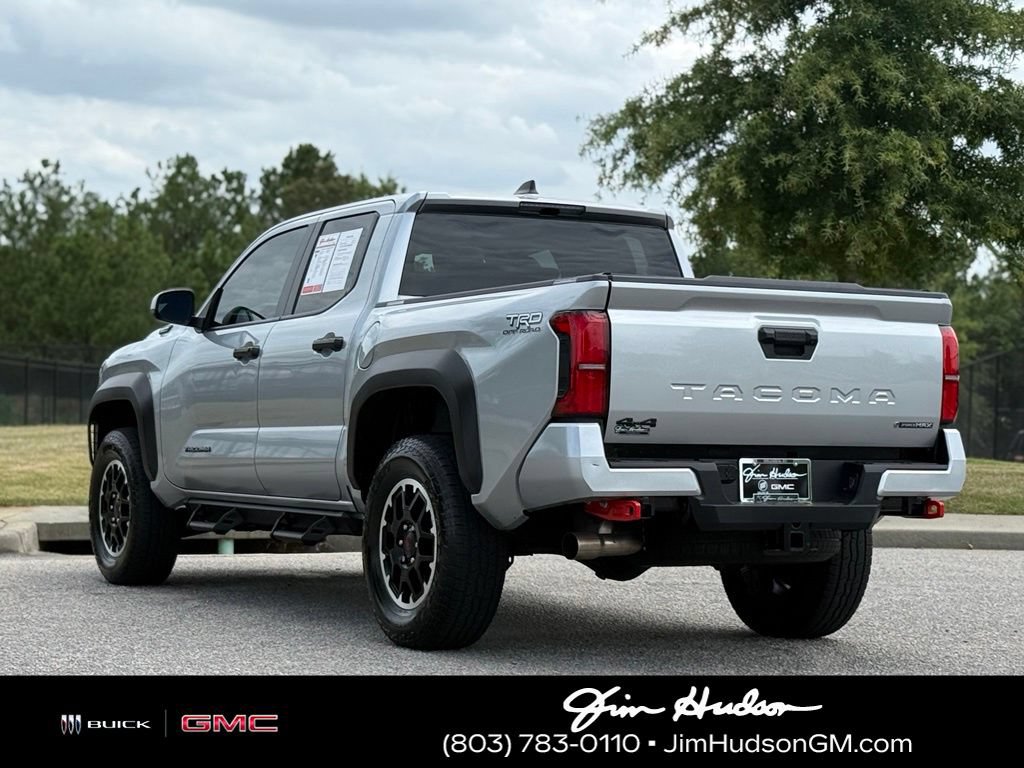 Used 2025 Toyota Tacoma TRD Off-Road AWD/4WD image 12