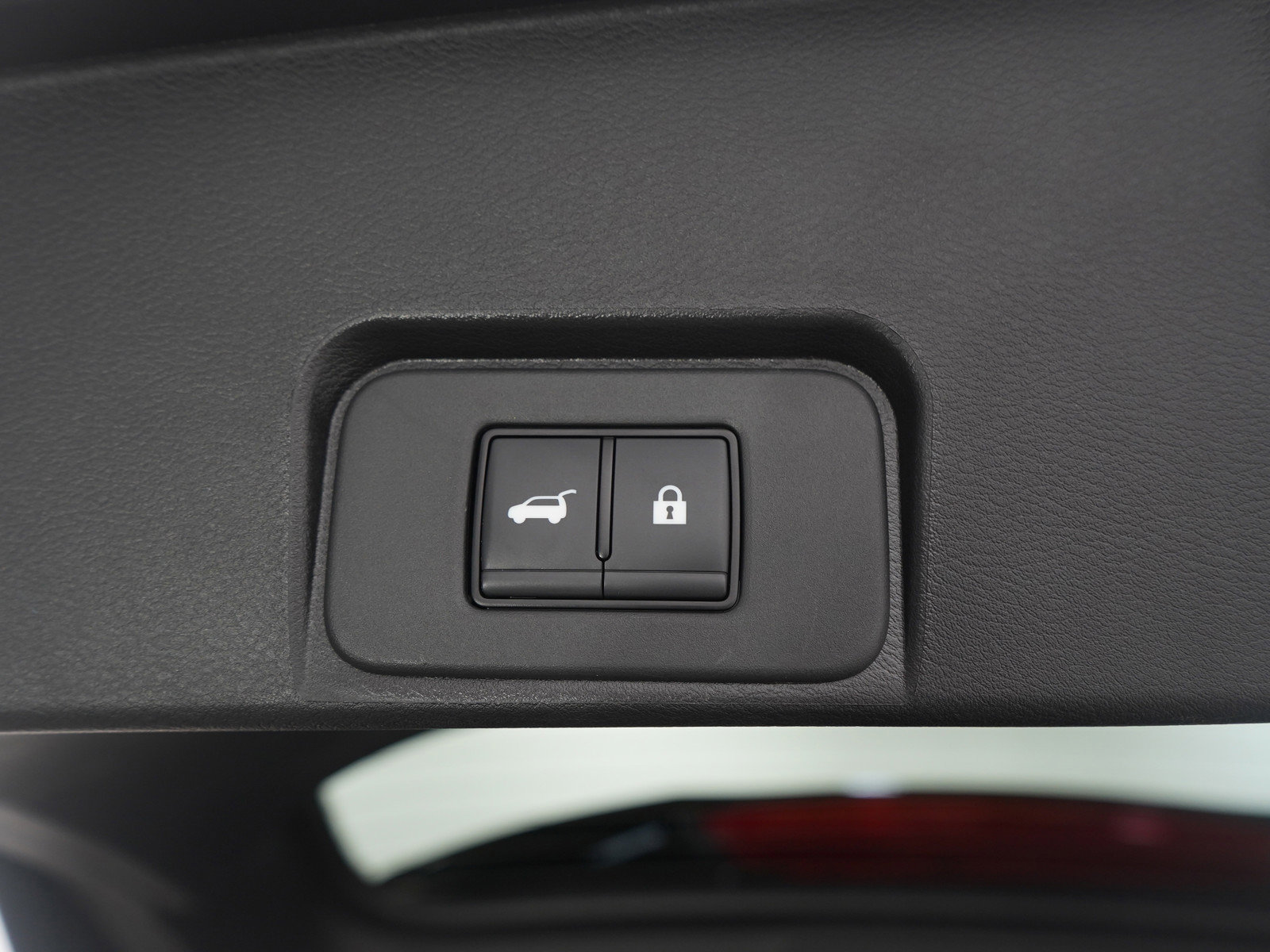 Used 2025 Nissan Rogue SV image 11