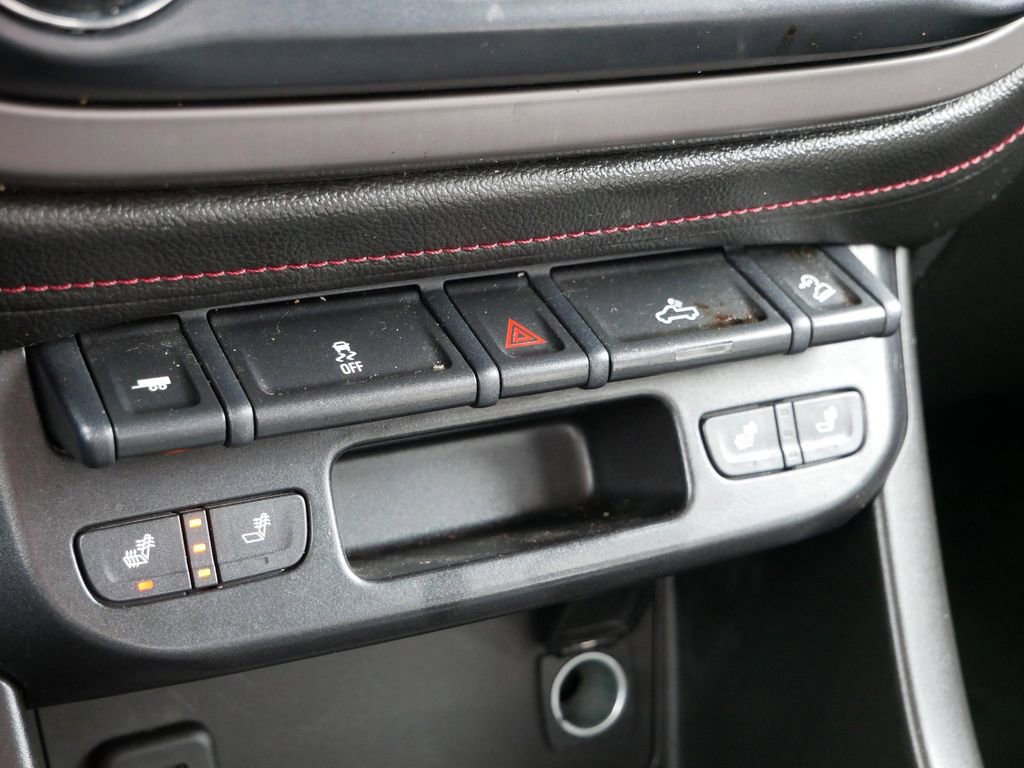 Used 2016 GMC Canyon SLE w/ All Terrain Adventure Package image 20