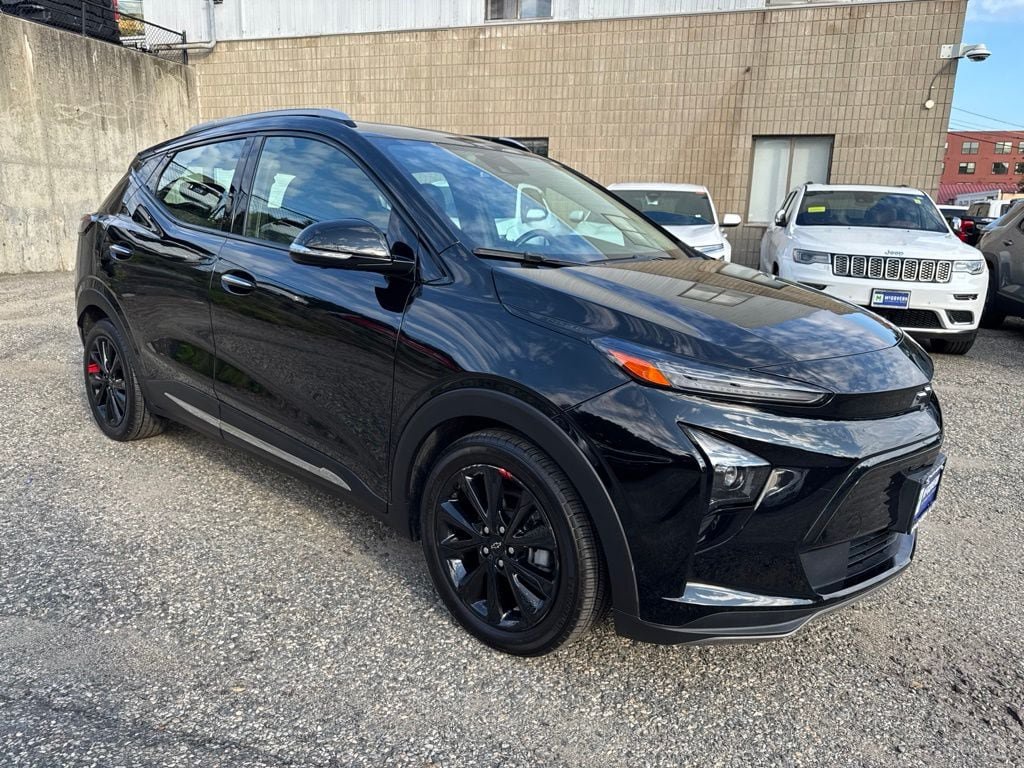 Used 2023 Chevrolet Bolt EUV Premier w/ Sun & Sound Package FWD image 40