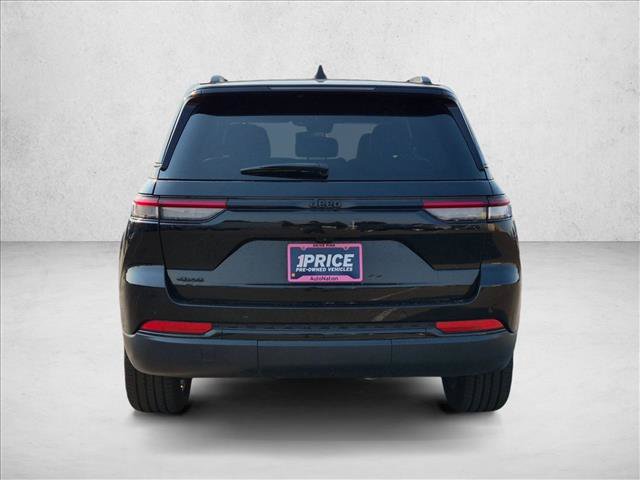Used 2023 Jeep Grand Cherokee Altitude AWD/4WD image 6