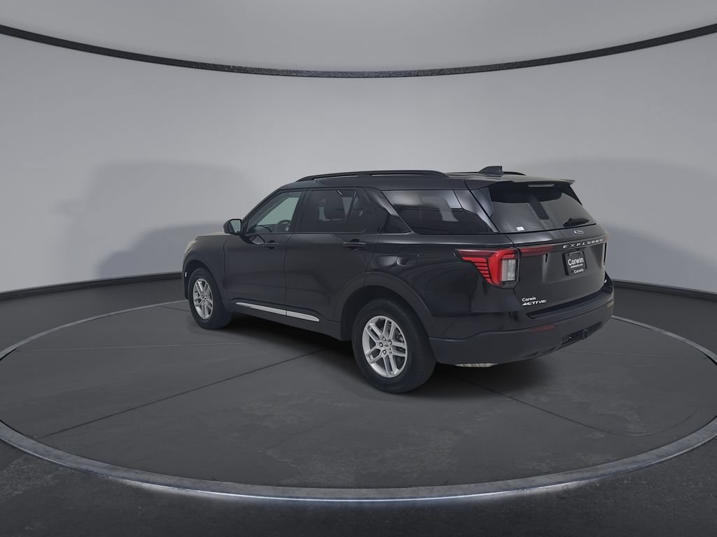 Used 2025 Ford Explorer Active AWD/4WD image 12