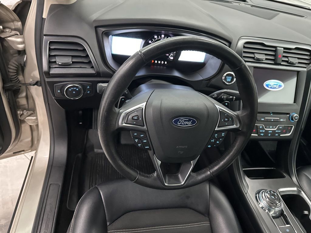 Used 2018 Ford Fusion SE w/ Equipment Group 201A image 10