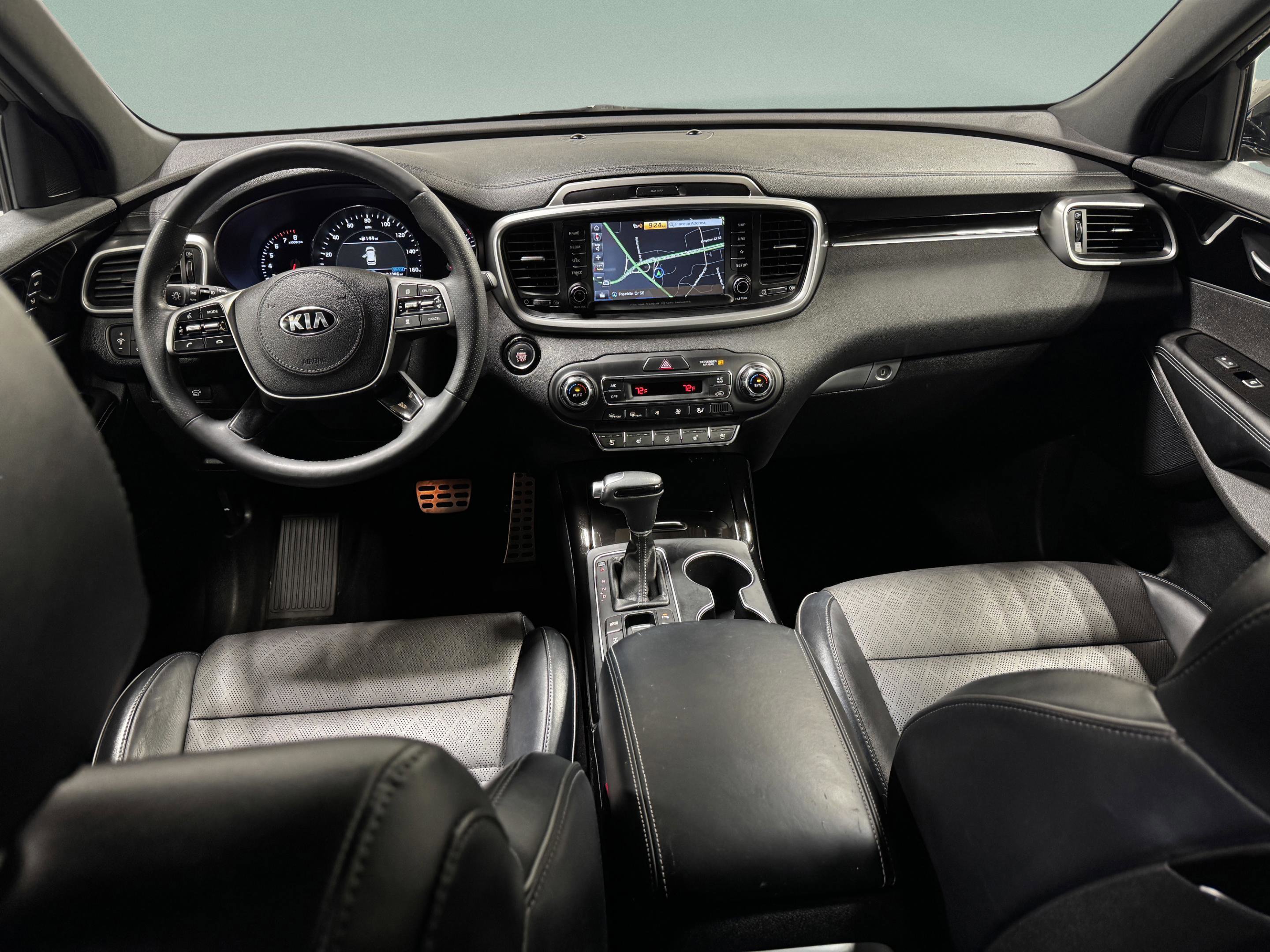 Used 2019 Kia Sorento SX image 17