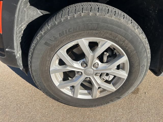 Used 2024 Jeep Grand Cherokee Limited image 12