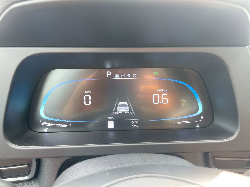 Used 2025 Hyundai Elantra Sport image 41