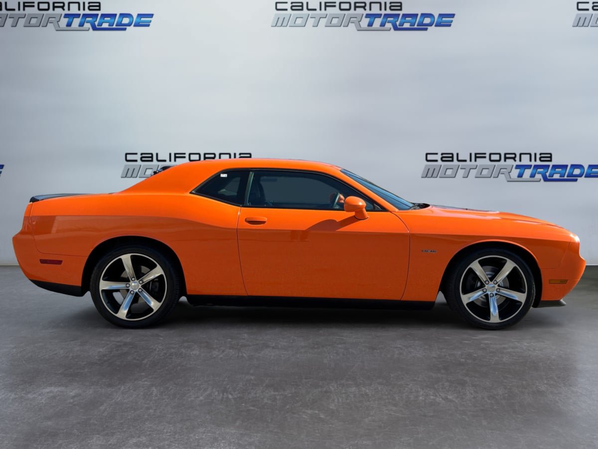 Used 2014 Dodge Challenger R/T RWD image 4