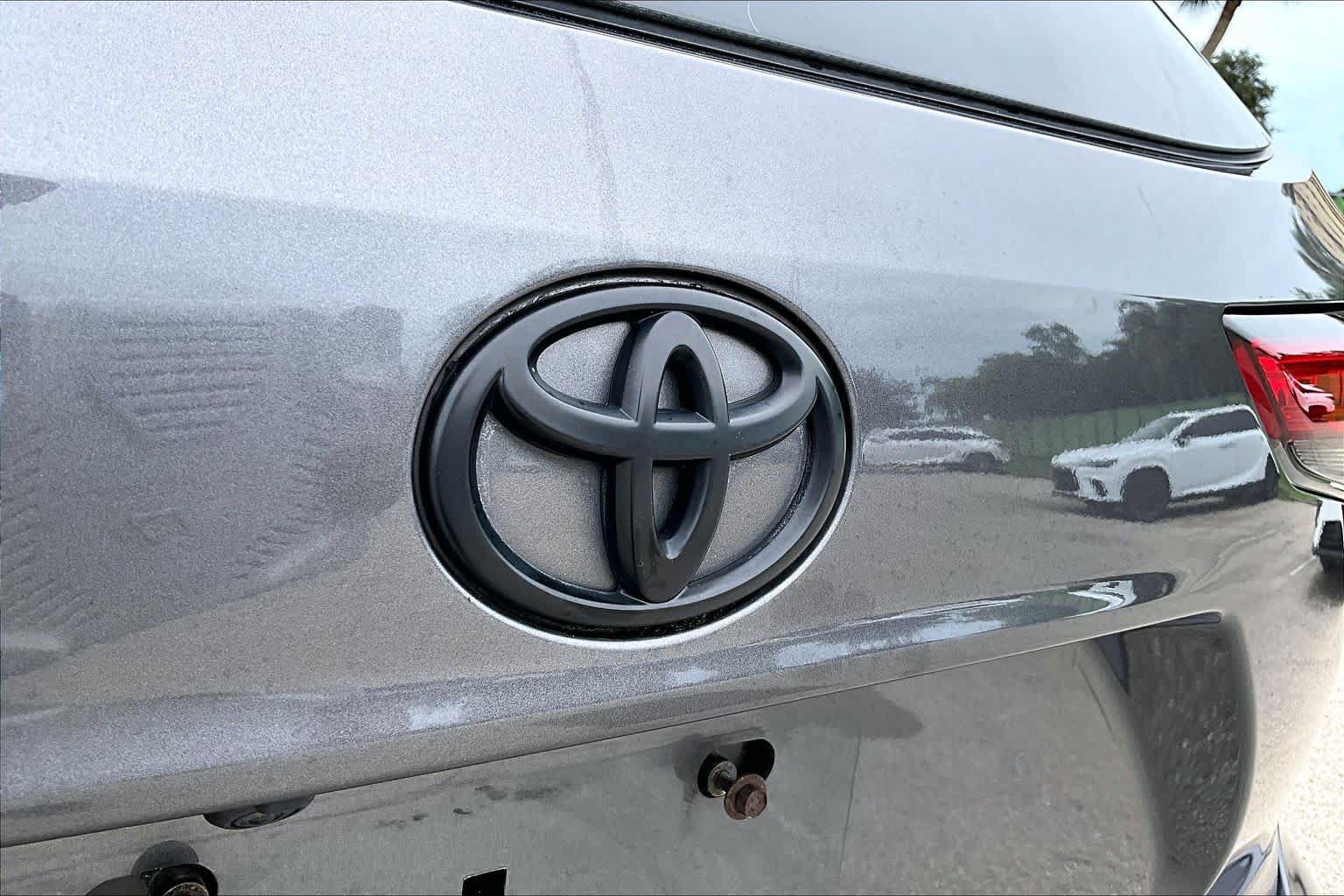 Used 2021 Toyota Highlander XLE AWD/4WD image 31