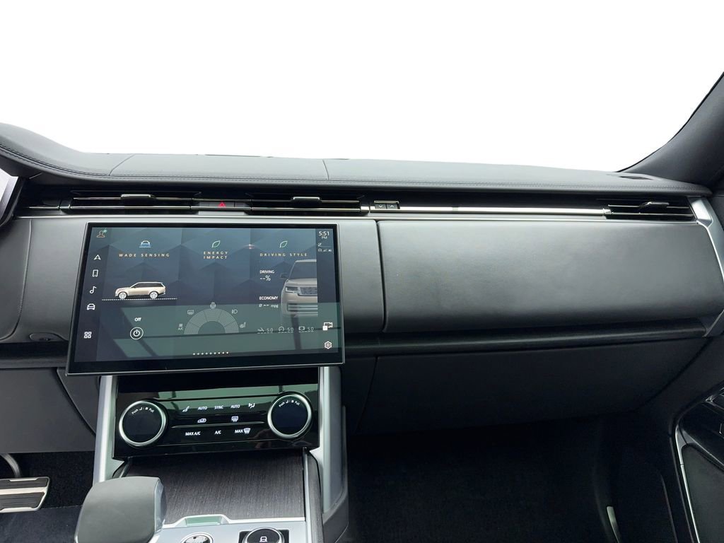 Used 2023 Land Rover Range Rover Long Wheelbase SE image 19