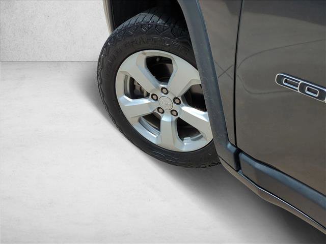 Used 2019 Jeep Compass Latitude image 10